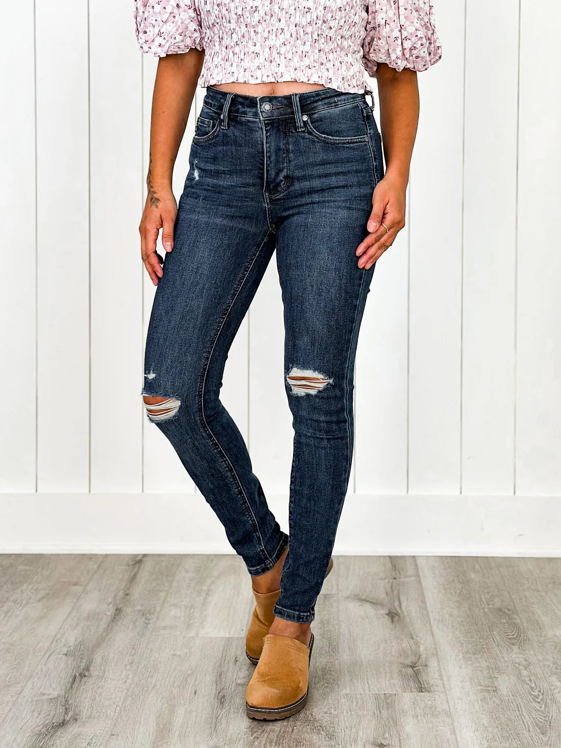 Judy Blue Made You Look Mid Rise Dark Wash Tummy Control Distressed Knee Skinny Jeans