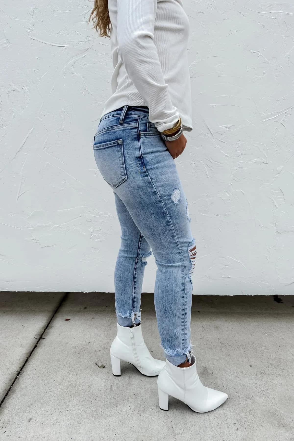 Light Wash Billie Distressed Skinny Jean